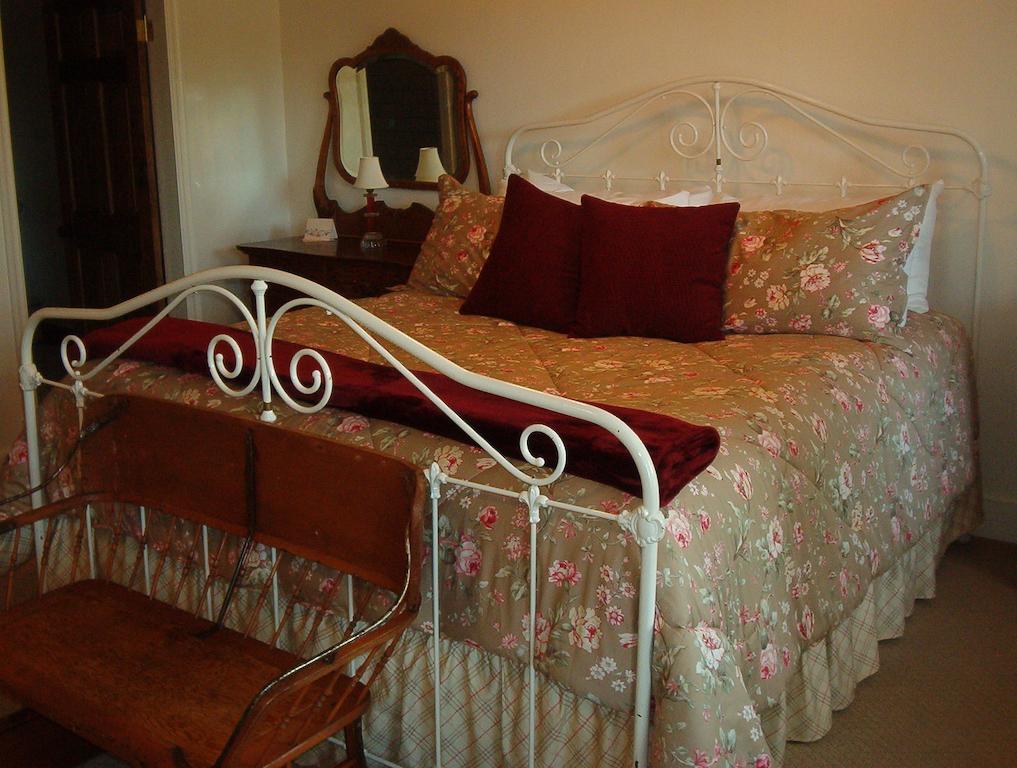 Jamestown Hotel 3*